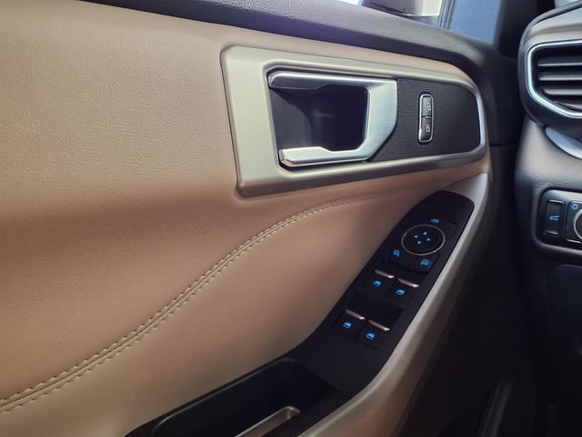 Certified 2023 Ford Explorer XLT w/ Equipment Group 202A AWD/4WD image 22
