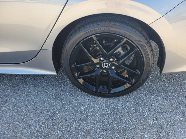 Used 2023 Honda Civic Sport image 11