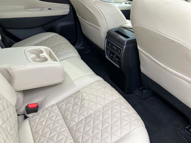 Used 2022 Nissan Murano Platinum w/ Cargo Package AWD/4WD image 18