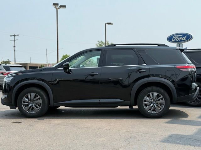 Used 2022 Nissan Pathfinder SV image 5