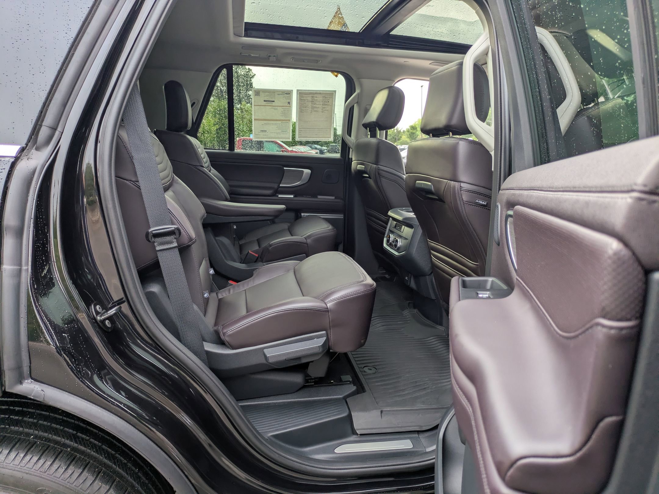 Certified 2025 Ford Expedition Platinum w/ Platinum Ultimate Package AWD/4WD image 34