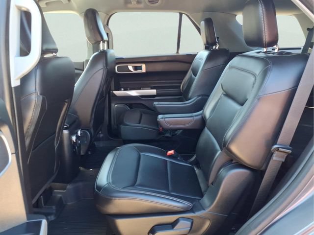Certified 2022 Ford Explorer XLT w/ Equipment Group 202A AWD/4WD image 9
