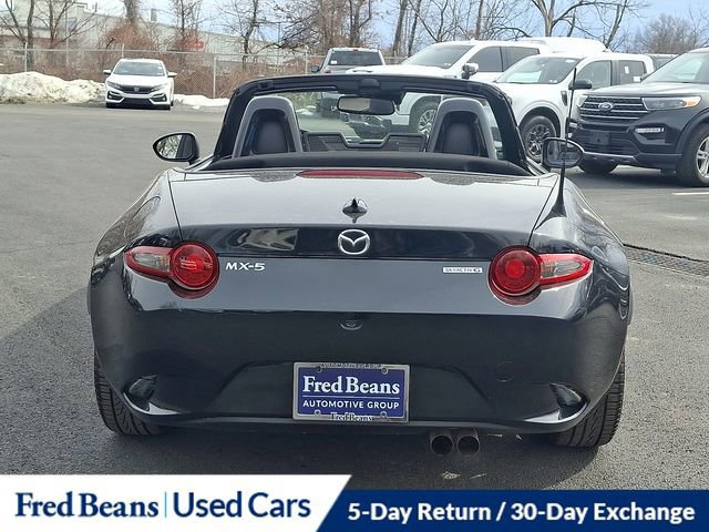 Used 2022 MAZDA MX-5 Miata Grand Touring w/ Weather Package image 8