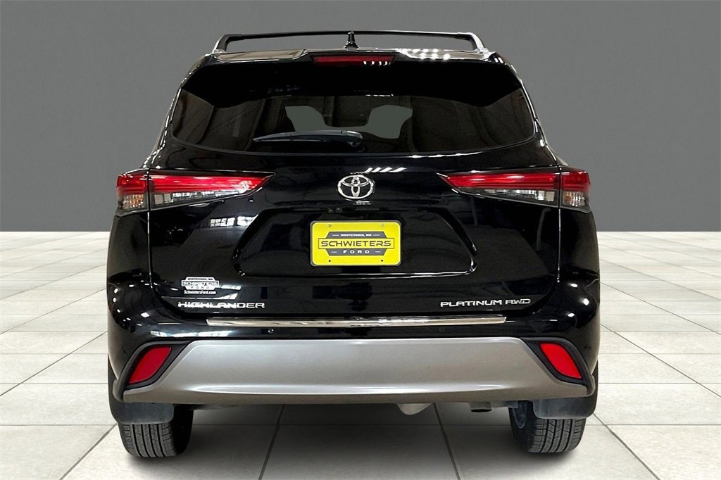 Used 2023 Toyota Highlander Platinum image 3