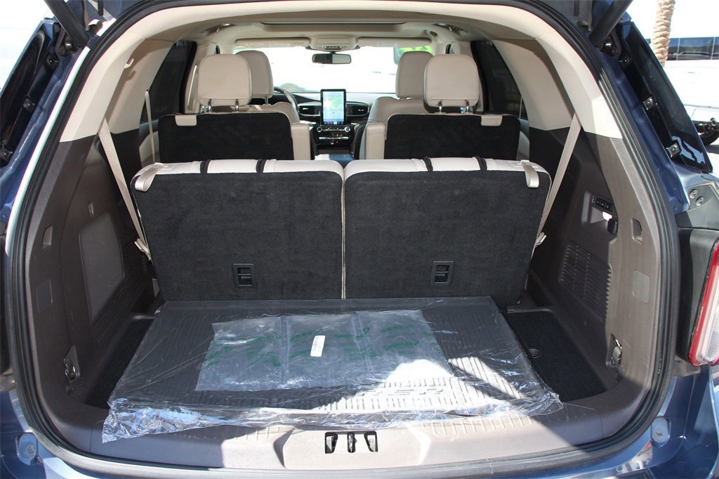 Certified 2021 Ford Explorer Platinum w/ Equipment Group 601A image 24