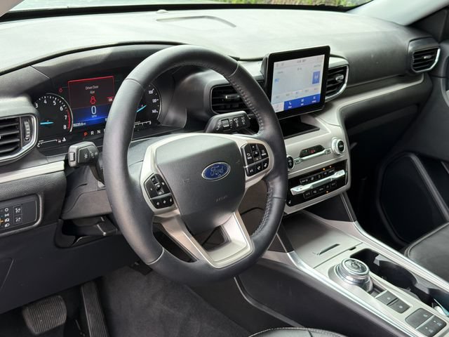 Certified 2022 Ford Explorer XLT w/ Equipment Group 202A RWD image 19