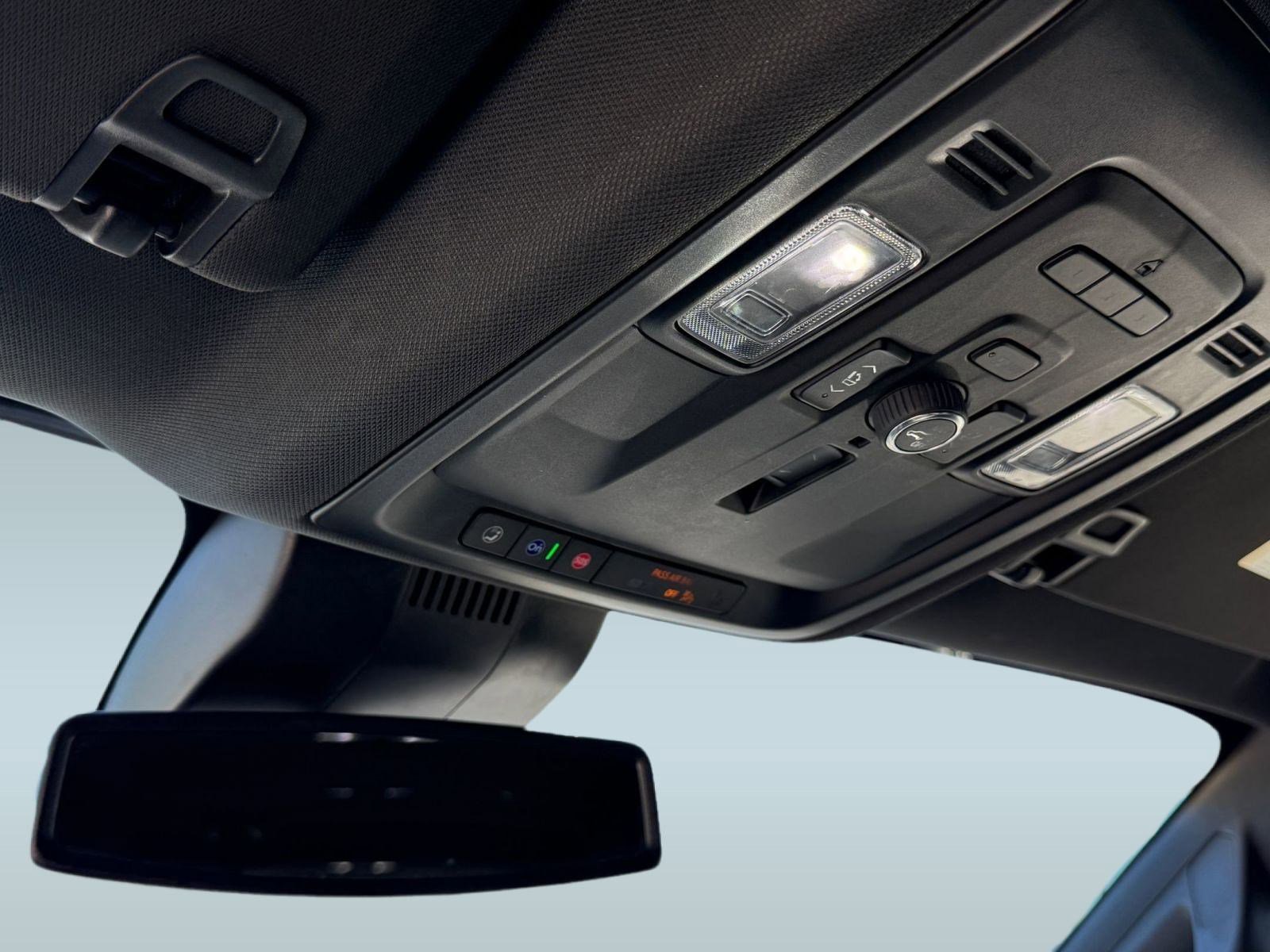 Used 2023 Chevrolet Suburban Premier image 19