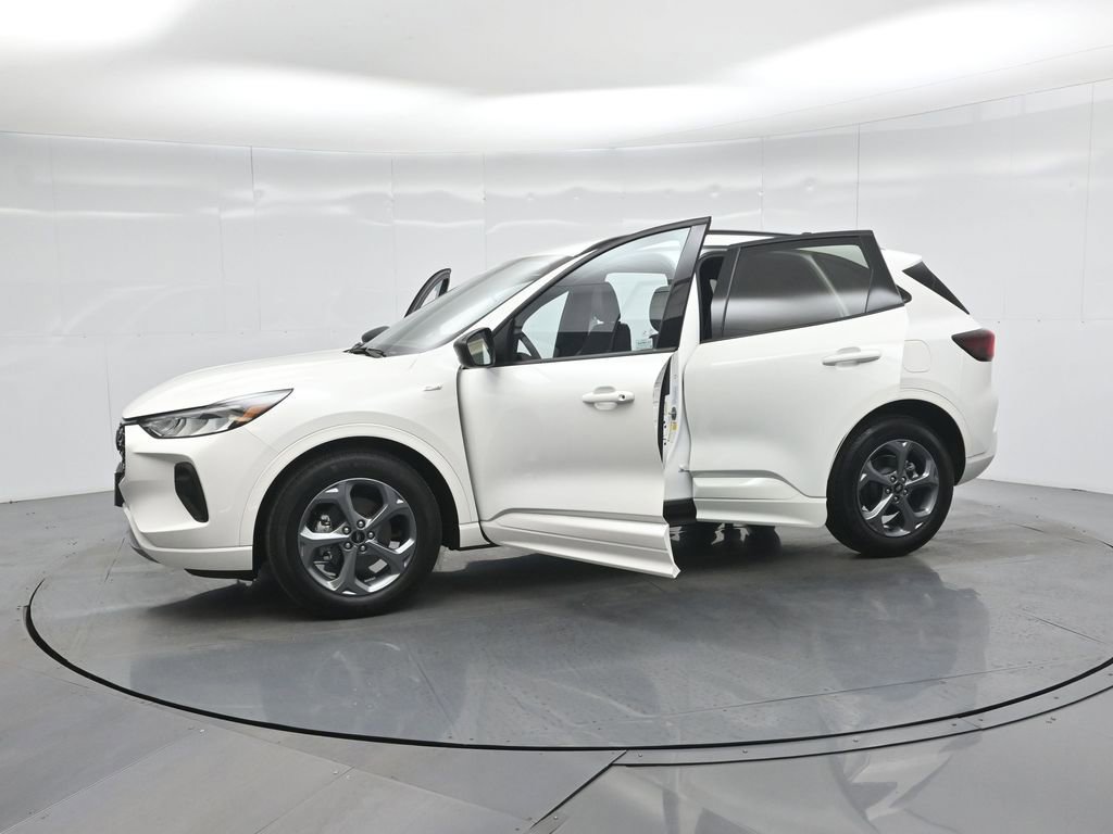 Certified 2023 Ford Escape ST-Line w/ Tech Pack #1 image 37