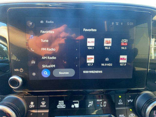 Used 2024 Toyota Highlander XLE AWD/4WD image 21