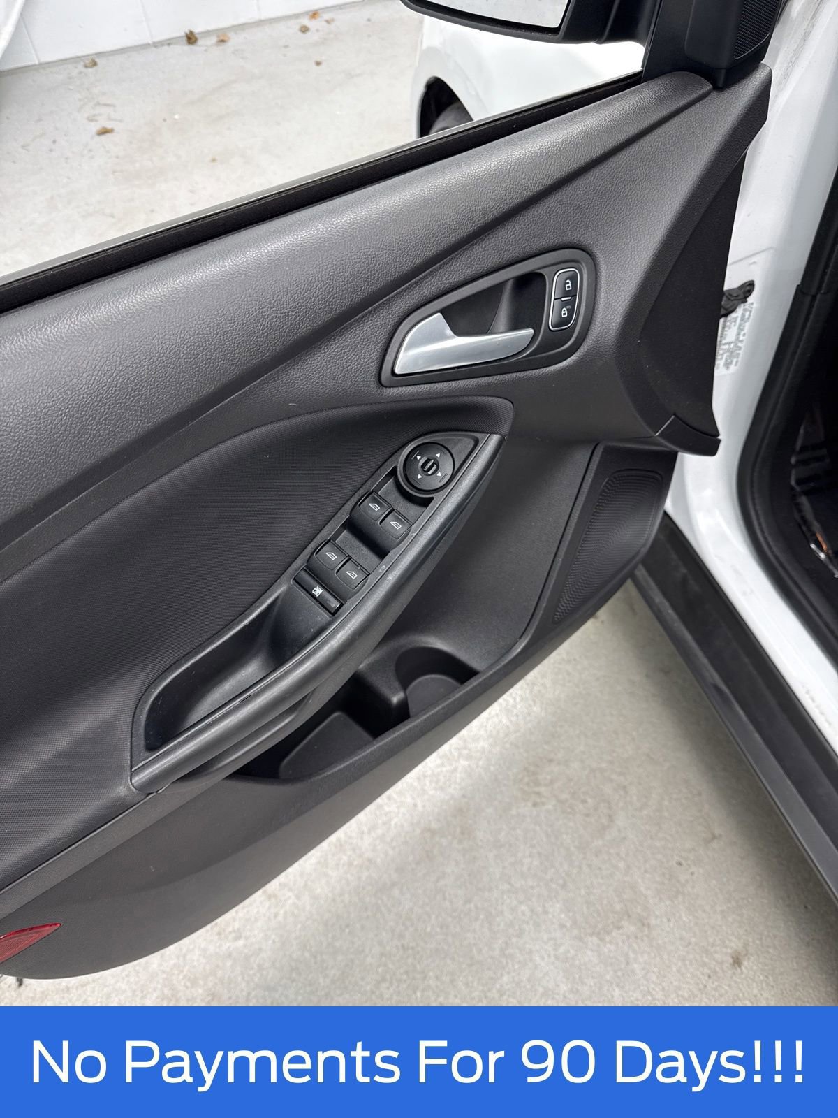 Certified 2018 Ford Focus SE FWD image 14