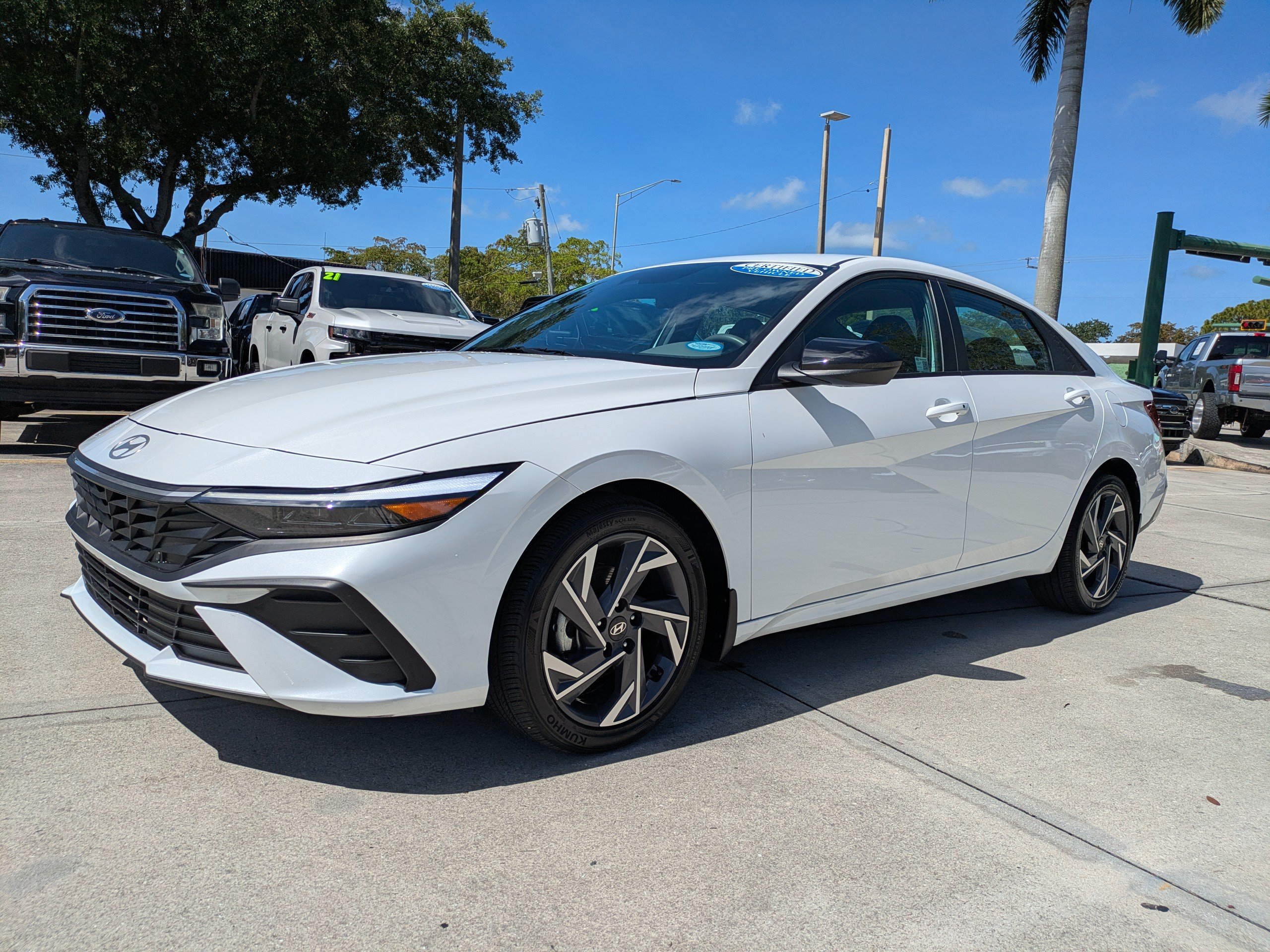 Used 2025 Hyundai Elantra Sport FWD image 7