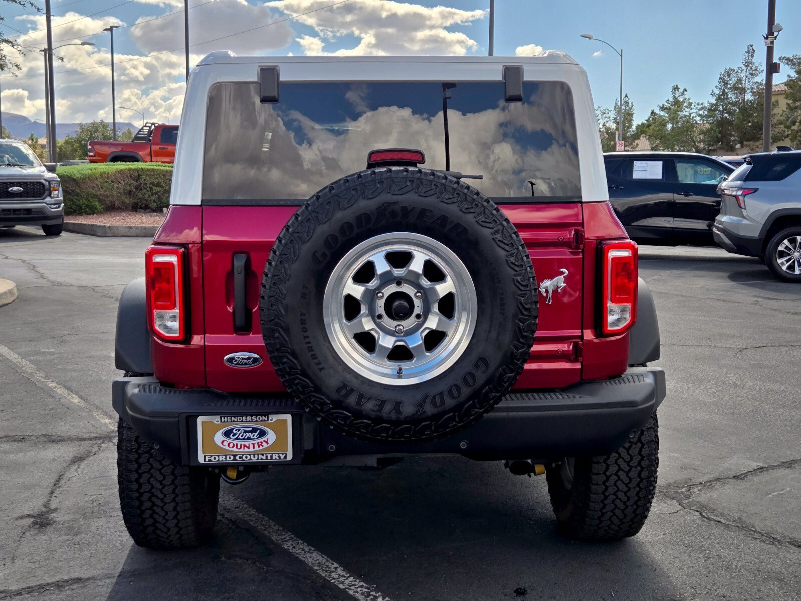 Certified 2025 Ford Bronco Heritage Edition AWD/4WD image 5