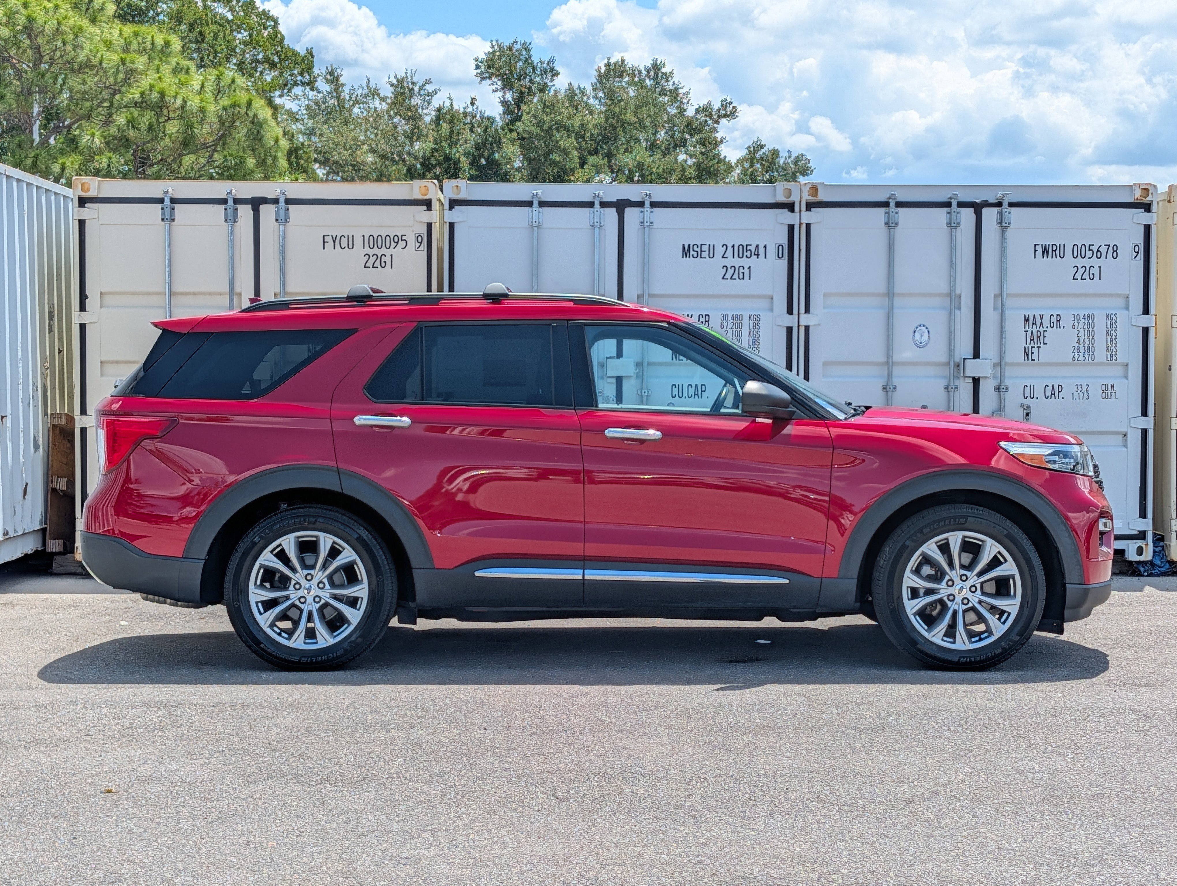 Certified 2020 Ford Explorer XLT w/ Equipment Group 202A RWD image 3