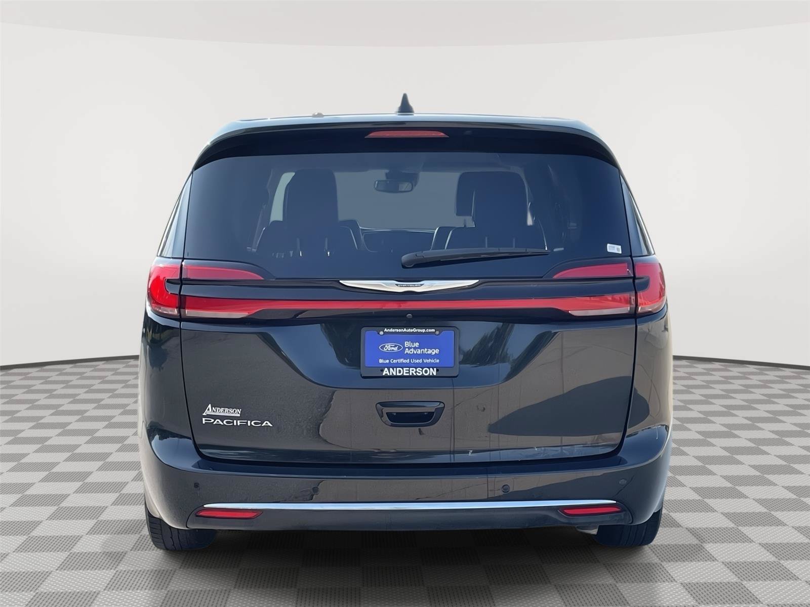 Used 2023 Chrysler Pacifica Touring-L FWD image 8
