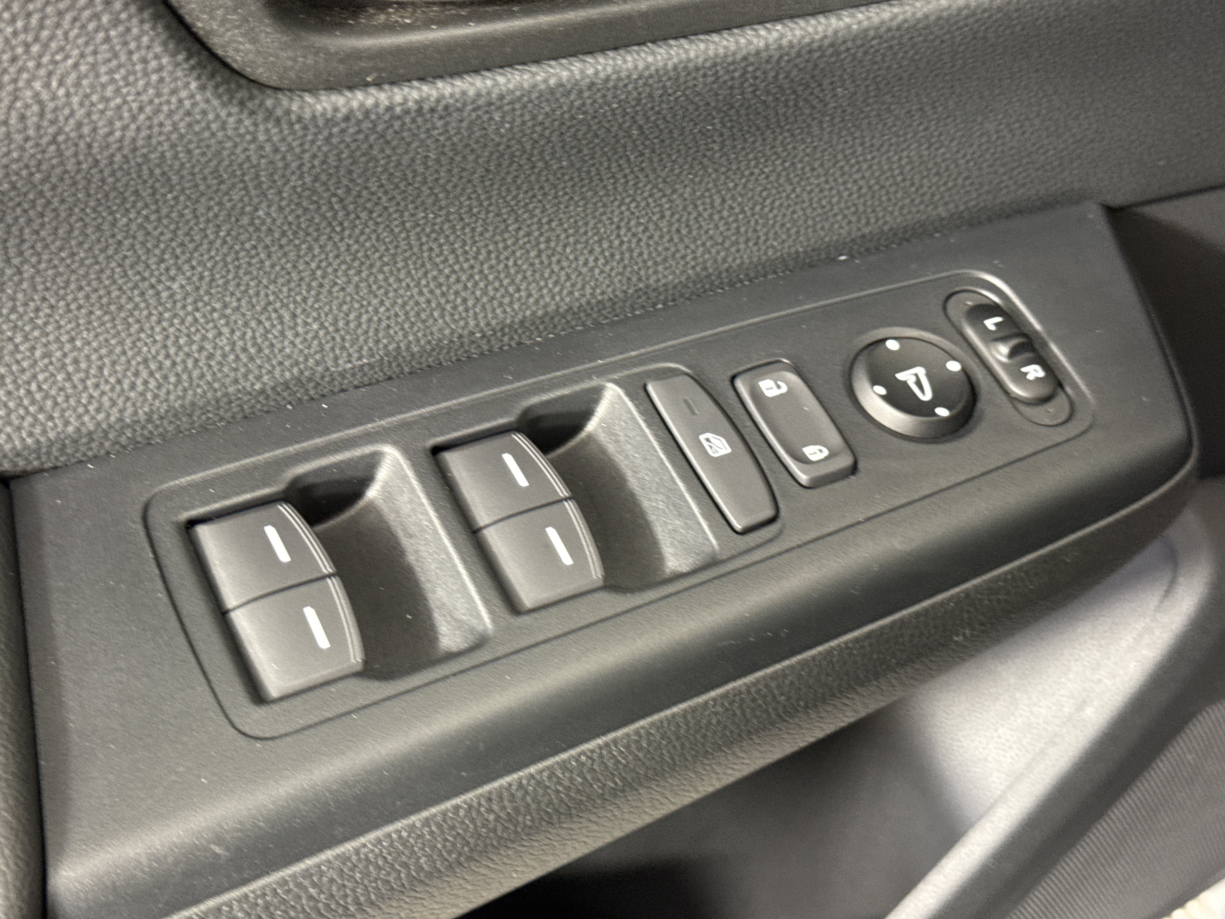 Used 2025 Honda CR-V Sport-L image 14