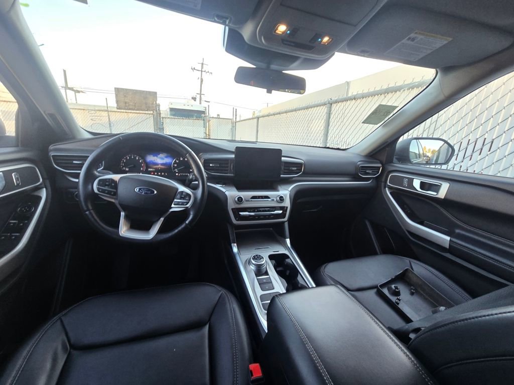 Certified 2022 Ford Explorer XLT w/ Equipment Group 202A image 16