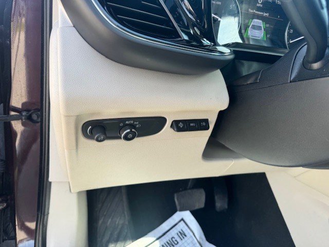 Used 2023 Buick Envision Avenir image 14