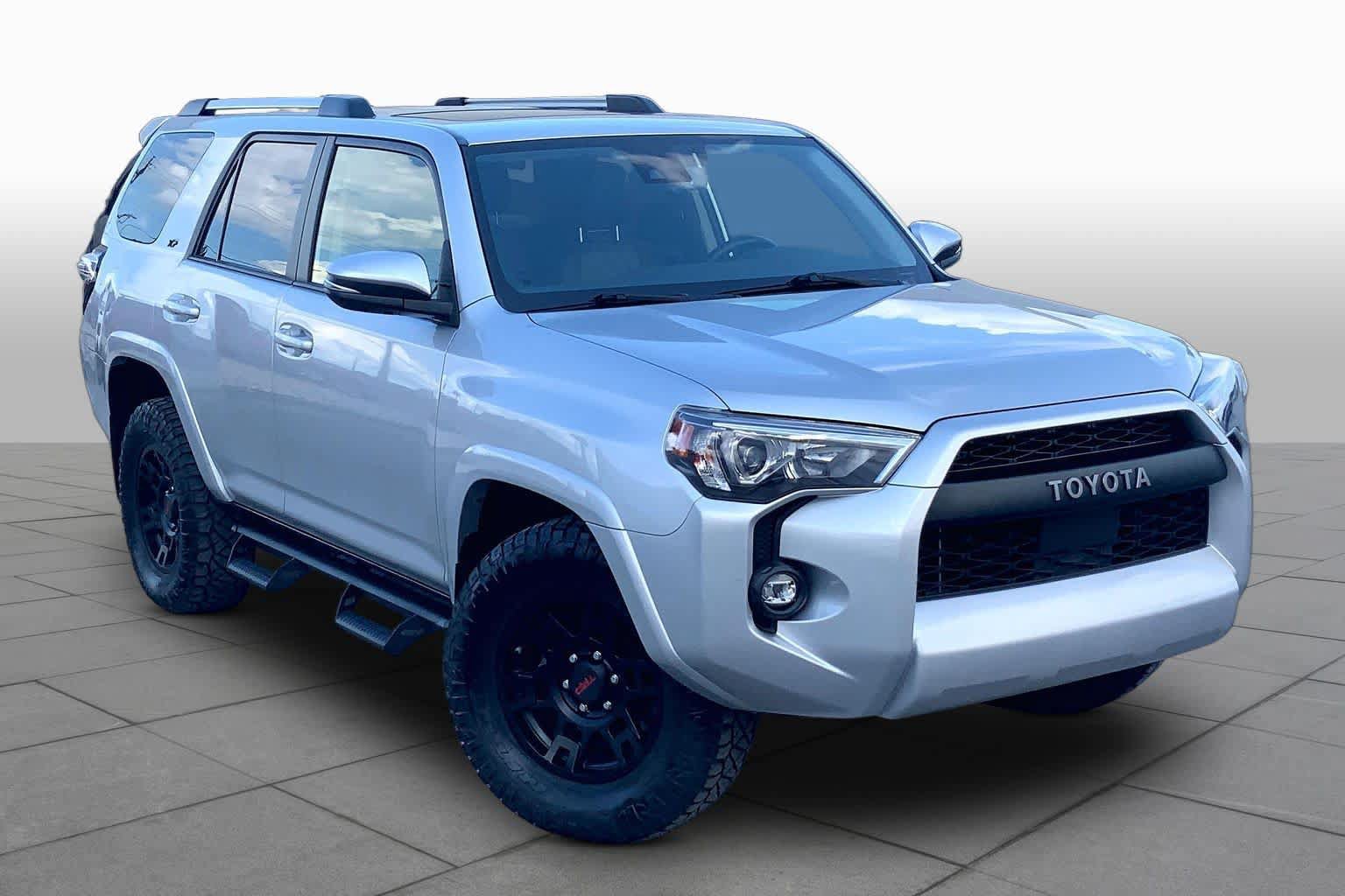Used 2023 Toyota 4Runner SR5 Premium w/ Moonroof Package RWD image 3