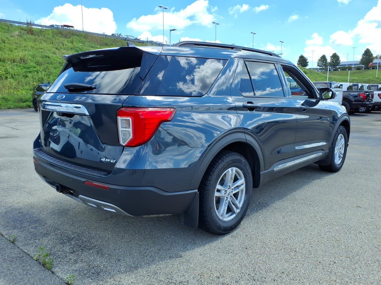 Certified 2022 Ford Explorer XLT w/ Equipment Group 202A AWD/4WD image 5