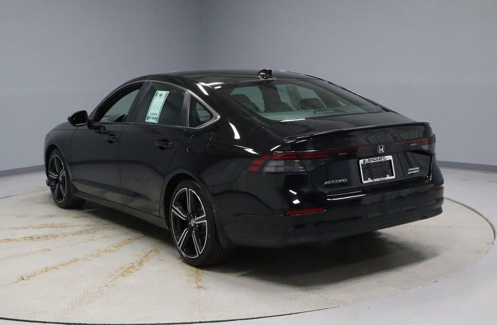 Used 2024 Honda Accord Sport image 3