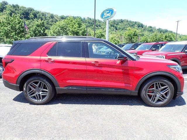 Certified 2025 Ford Explorer ST AWD/4WD image 10