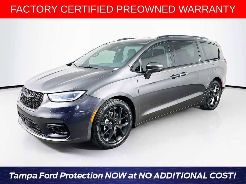 Used 2021 Chrysler Pacifica Touring w/ S Appearance Package FWD image 1