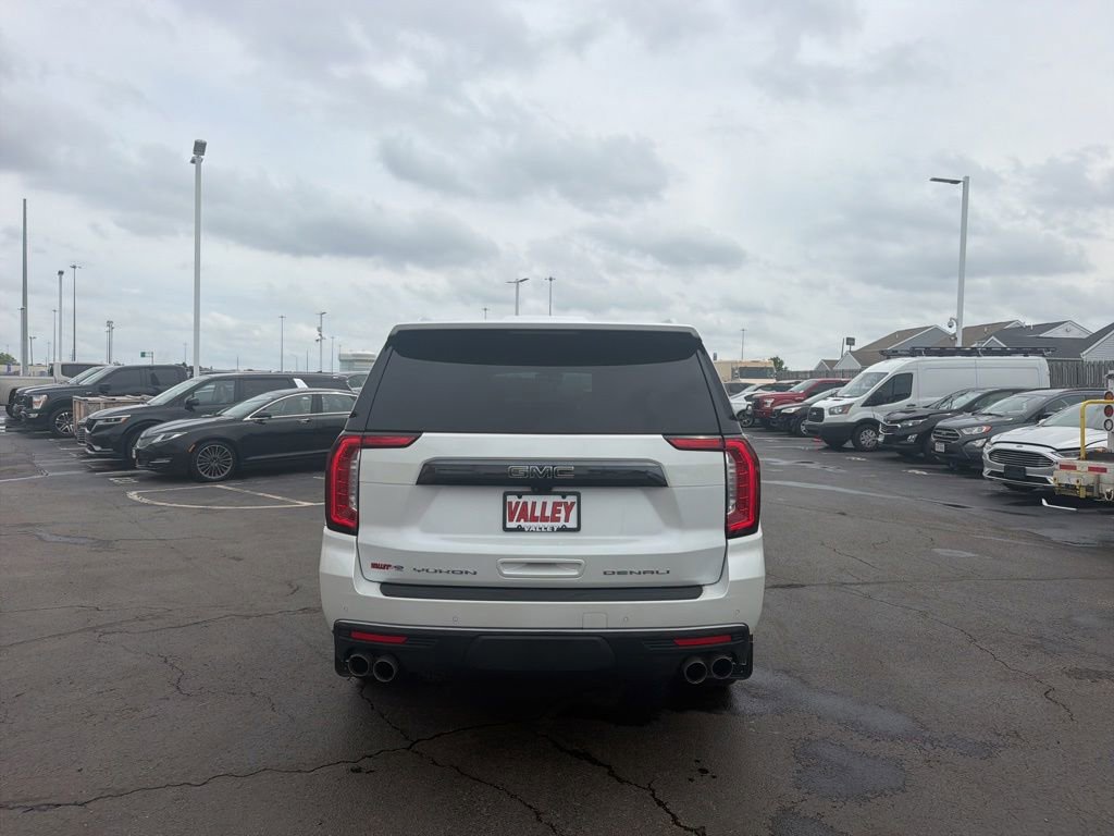 Used 2024 GMC Yukon Denali Ultimate AWD/4WD image 6