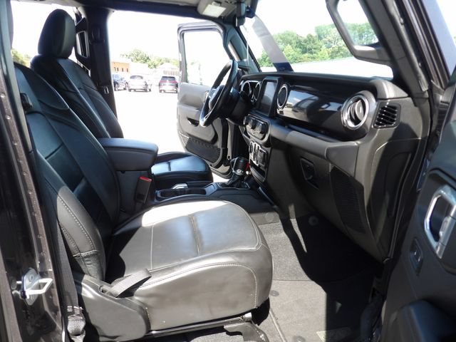 Used 2022 Jeep Wrangler Unlimited Sahara AWD/4WD image 31