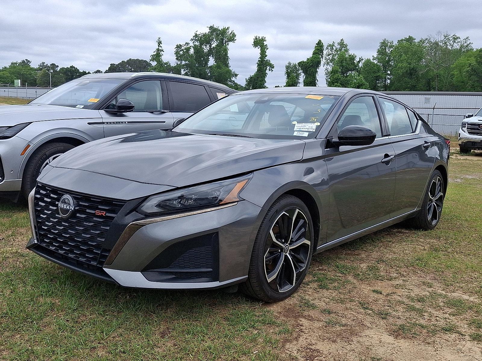 Used 2024 Nissan Altima 2.5 SR FWD image 3