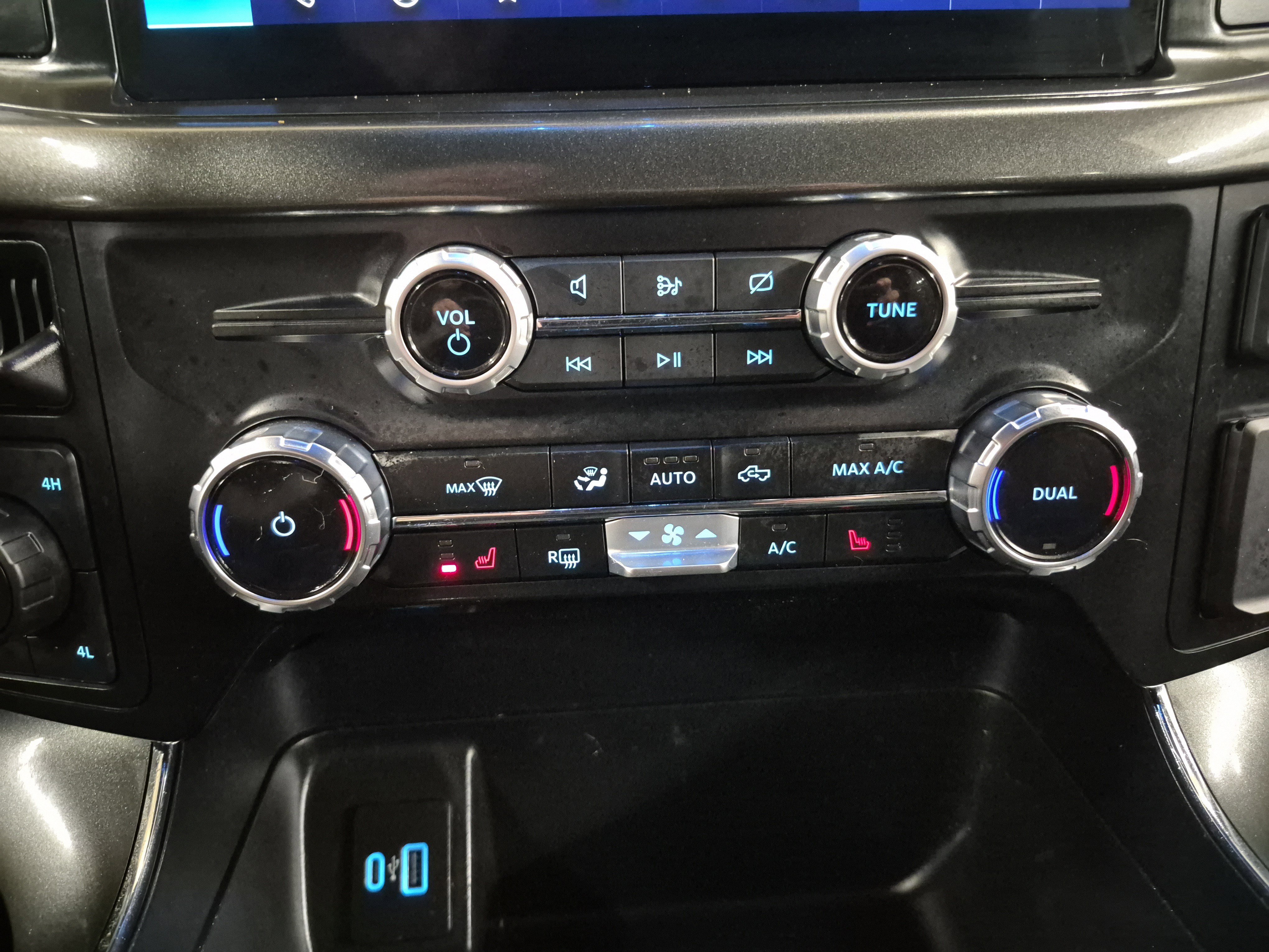 Certified 2023 Ford F150 XLT w/ Equipment Group 302A High image 35