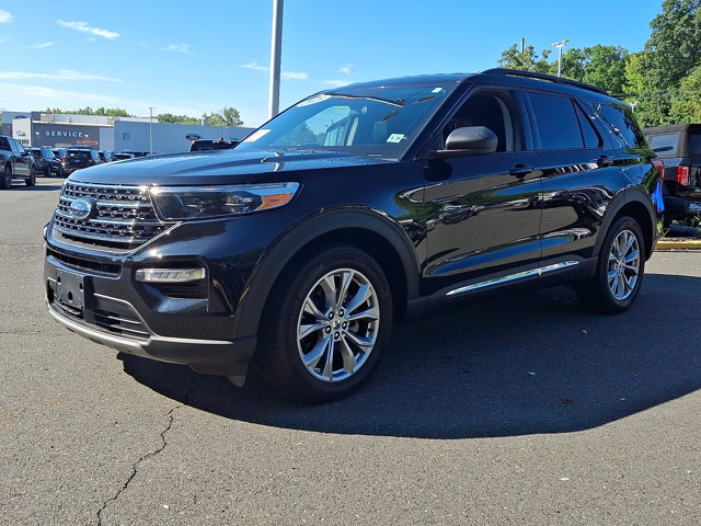 Certified 2023 Ford Explorer XLT w/ Equipment Group 202A AWD/4WD image 5