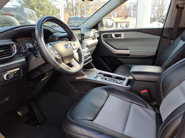 Certified 2022 Ford Explorer XLT w/ Equipment Group 202A image 21