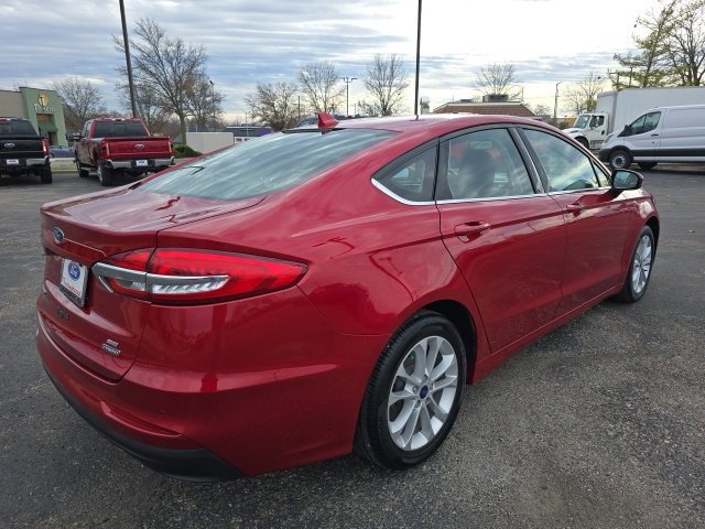 Certified 2020 Ford Fusion SE image 4