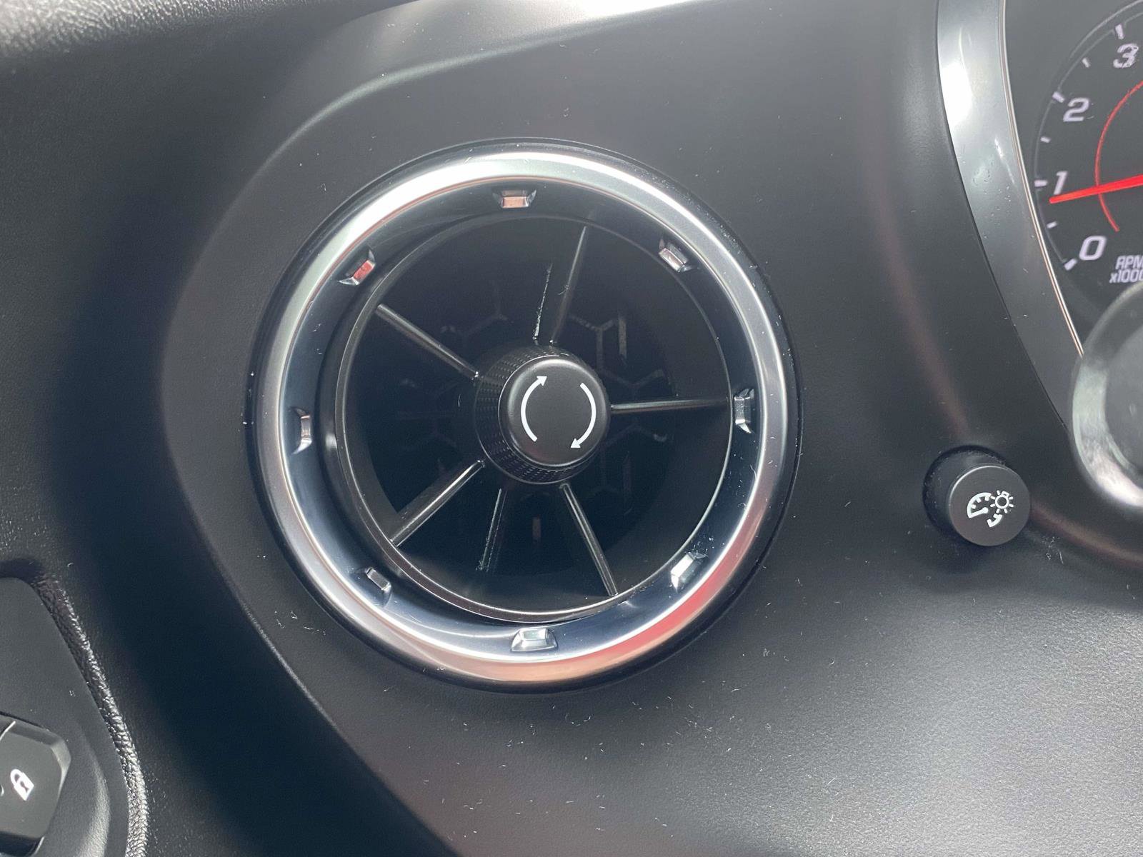 Used 2021 Chevrolet Camaro LS RWD image 17