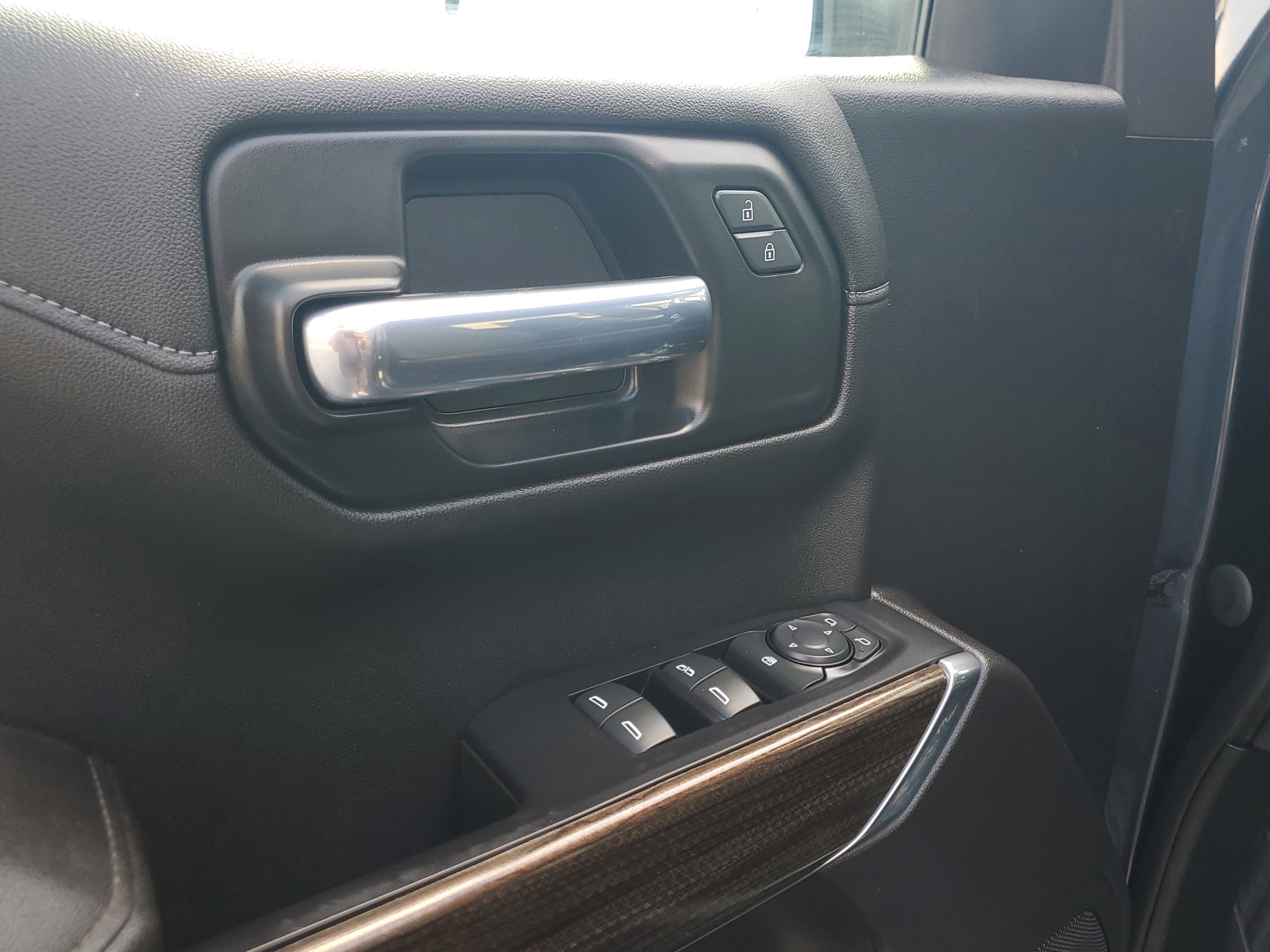 Used 2021 Chevrolet Silverado 1500 LT image 19