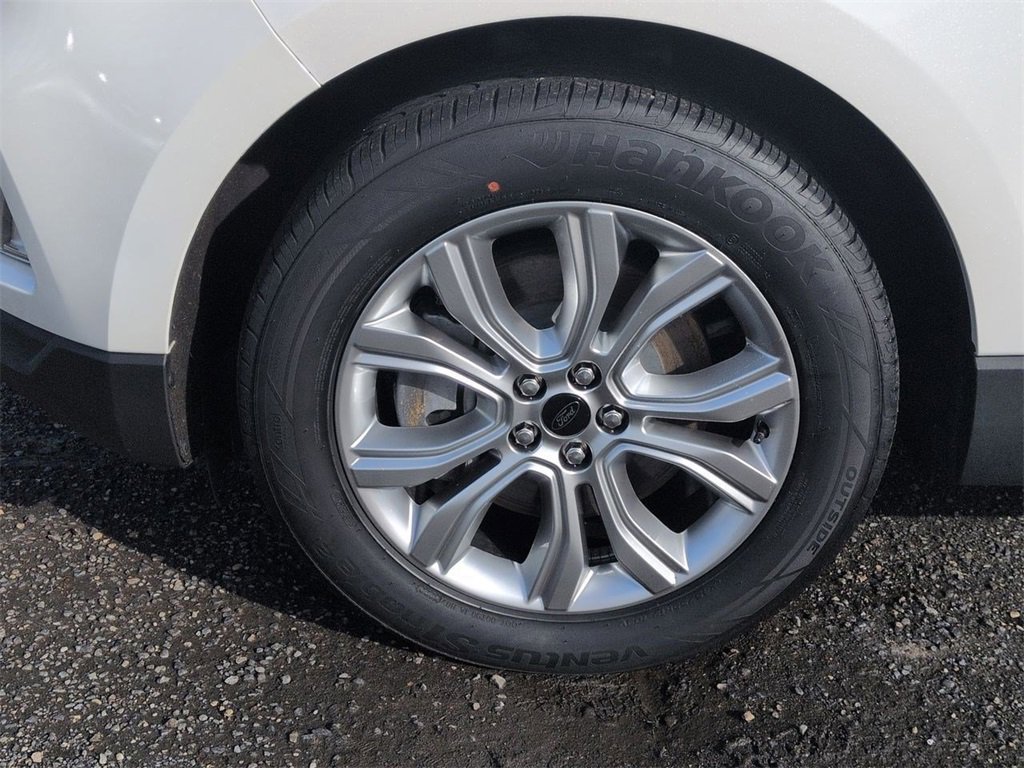 Certified 2023 Ford Edge Titanium w/ Class II Trailer Tow Package image 34