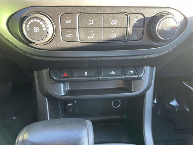 Used 2017 Chevrolet Colorado LT w/ LT Convenience Package image 22