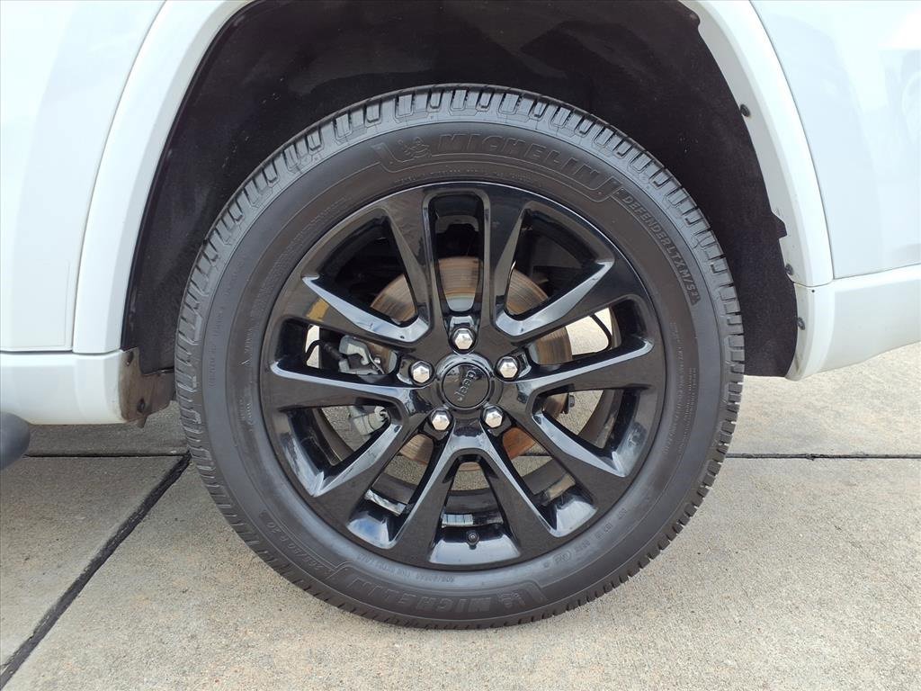 Used 2020 Jeep Grand Cherokee Altitude image 30