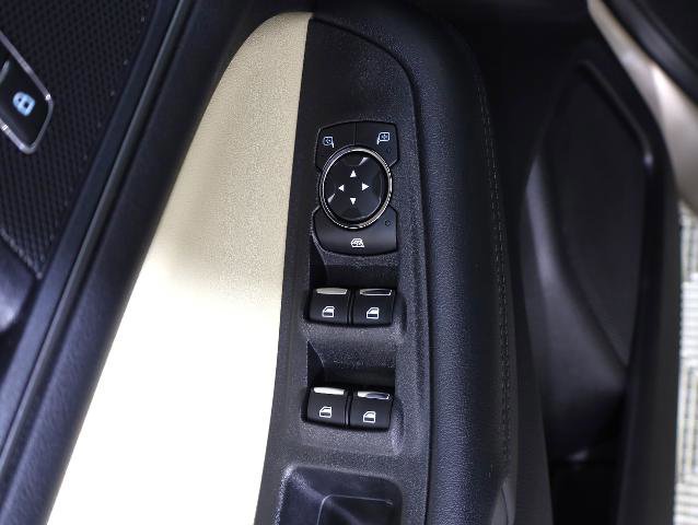 Certified 2020 Ford Edge SE image 18