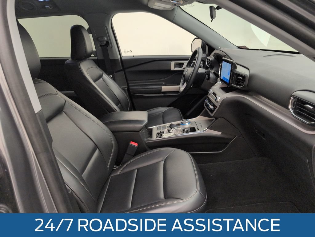 Certified 2023 Ford Explorer XLT w/ Equipment Group 202A RWD image 15