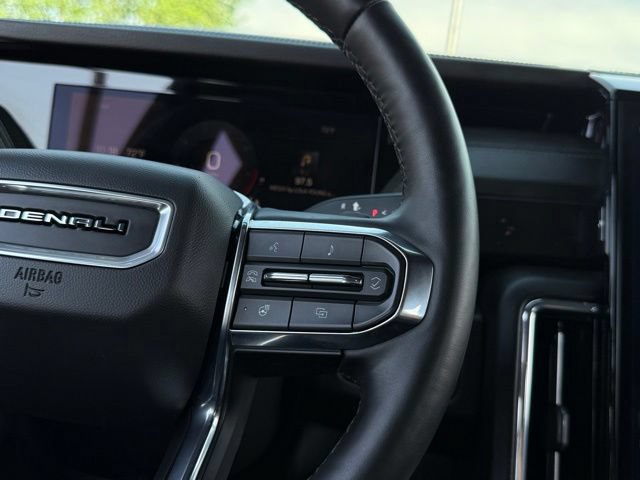 Used 2025 GMC Yukon XL Denali AWD/4WD image 11