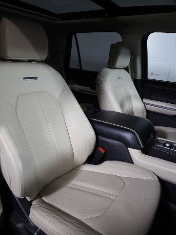 Certified 2024 Ford Expedition Platinum AWD/4WD image 9