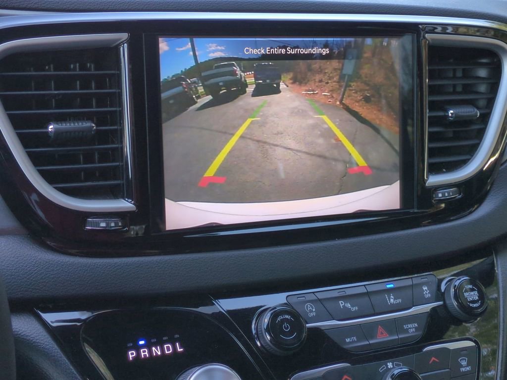 Used 2025 Chrysler Pacifica Select FWD image 25