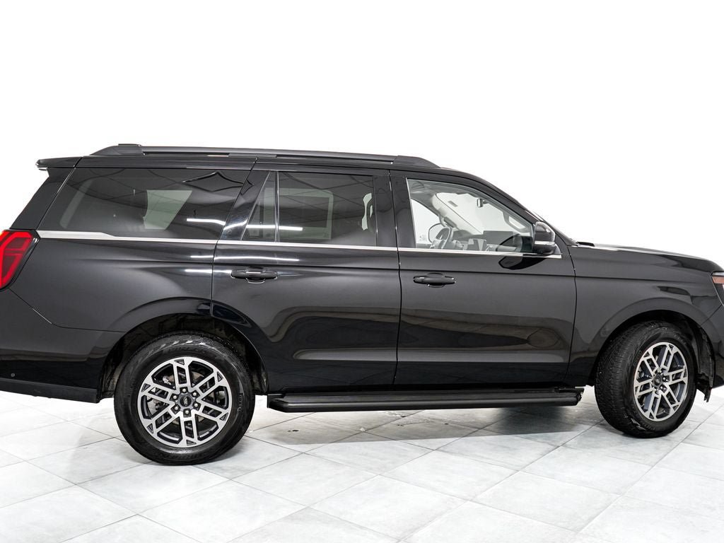 Certified 2025 Ford Expedition Active AWD/4WD image 7