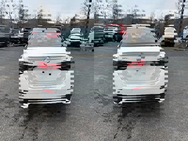 Used 2024 Nissan Sentra SR w/ SR Premium Package image 3