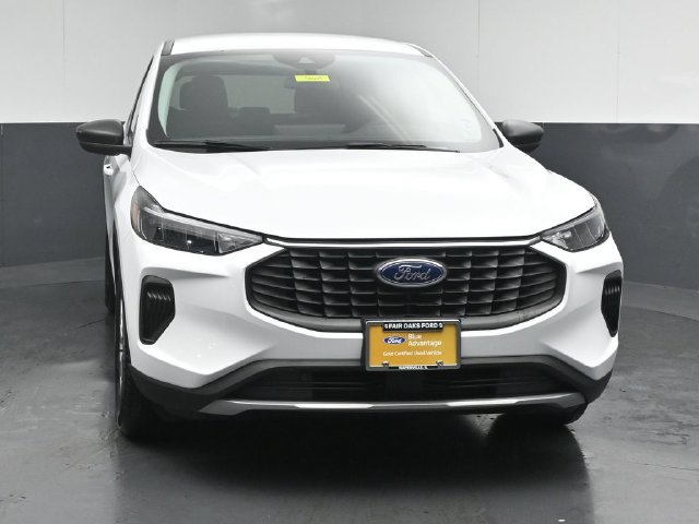 Certified 2023 Ford Escape Active w/ Tech Pack #1 AWD/4WD image 2