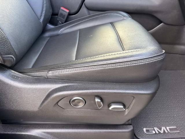 Used 2023 GMC Yukon XL Denali RWD image 14