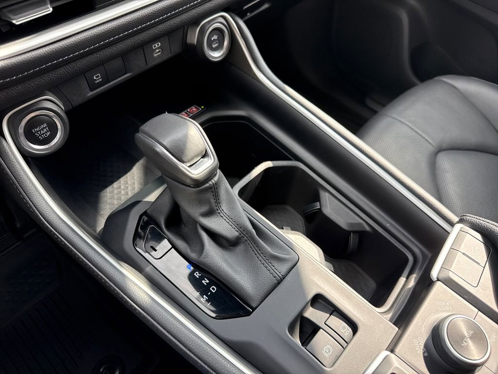 Used 2024 Toyota Grand Highlander AWD image 25