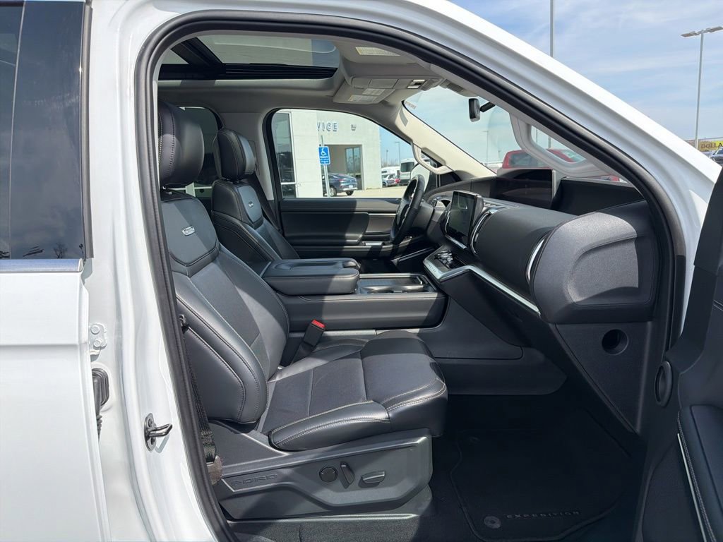 Certified 2025 Ford Expedition Max Platinum image 22