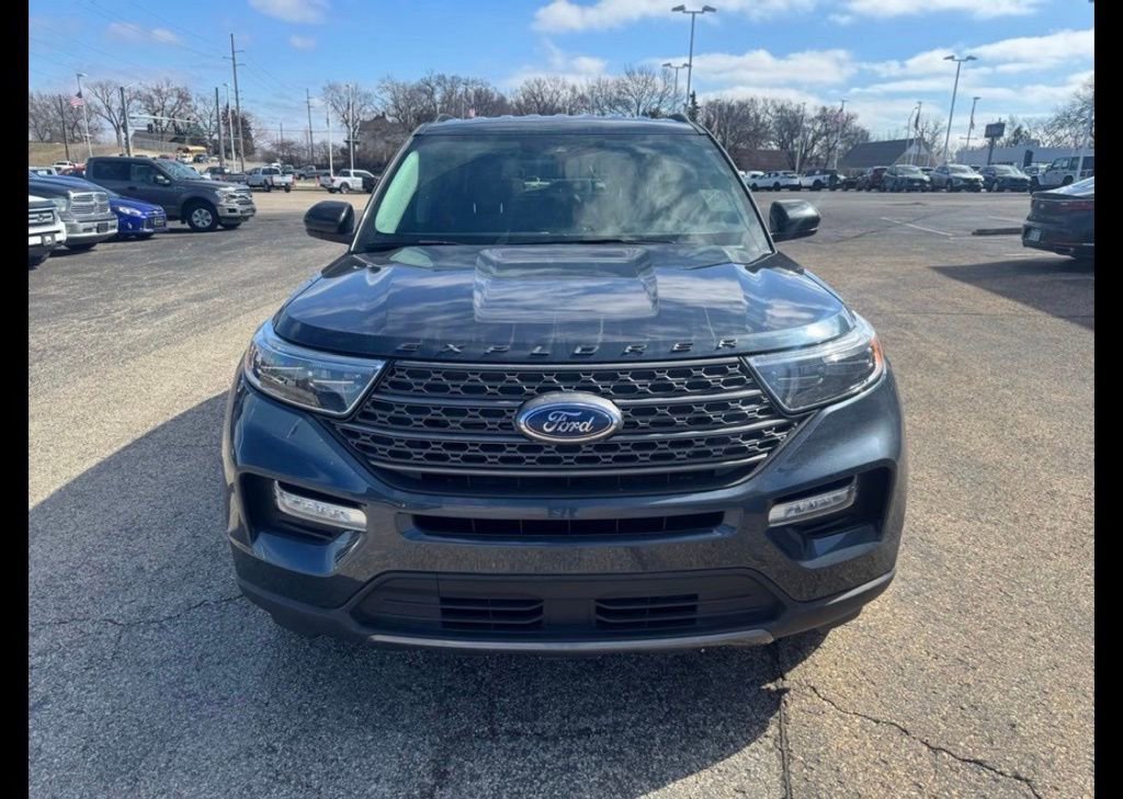 Certified 2023 Ford Explorer XLT w/ Equipment Group 202A image 6